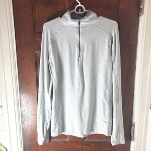 Women’s S/Ptite Under Armour Light Gray Fitted 1/3 zip Pullover, GUC.